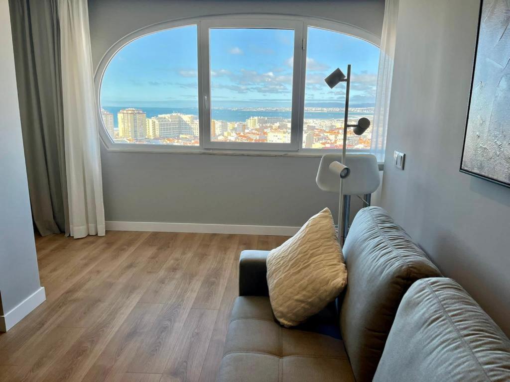 Апартаменты T2 Com Uma Vista Deslumbrante Sobre O Atlantico! Кошта-да-Капарика Экстерьер фото