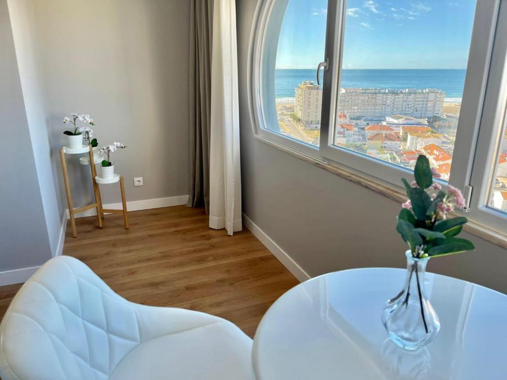 Апартаменты T2 Com Uma Vista Deslumbrante Sobre O Atlantico! Кошта-да-Капарика Экстерьер фото